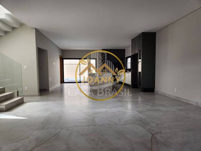 Sobrado para Venda em São José dos Campos - 4