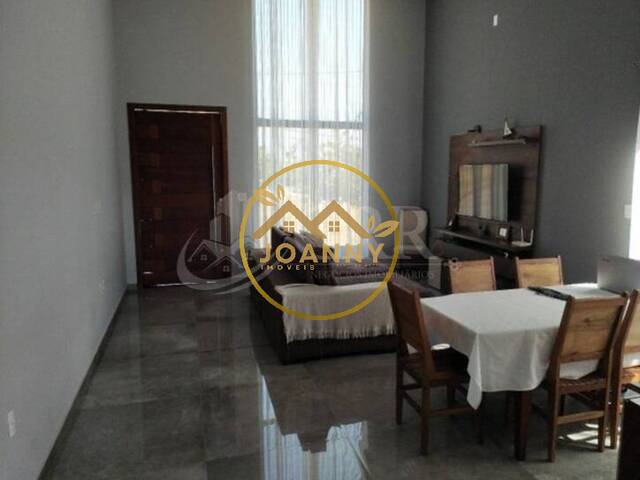 Casa para Venda em Caçapava - 2