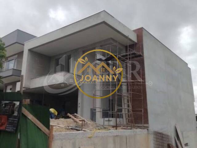 Sobrado para Venda em Jacareí - 3