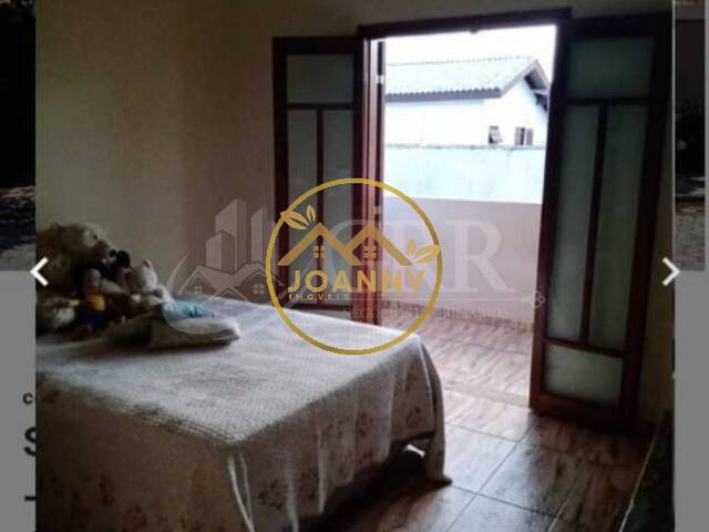 Sobrado para Venda em Jacareí - 4